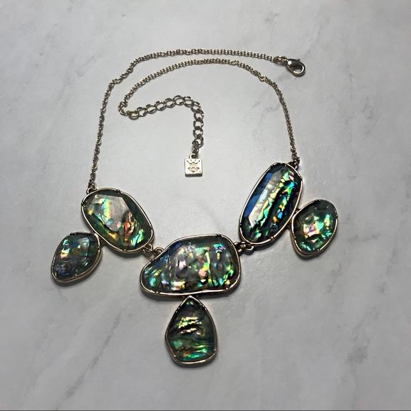 Gold / green stone look necklace - Picture 2 of 4